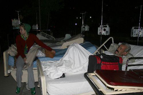Bursa Yıldırım Merkez İlçesi'nde Şevket Yılmaz Devlet Hastanesinde yangın çıktı. 1'i çocuk 39 hastanın başka hastanelere sevk edildiği yangın sonucu 3'ü kadın 8 kişi hayatını kaybetti.