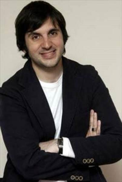 <b>OSMANTAN ERKIR</b> Şemdinliden gelen 6 şehit haberi tam da eğlence programlarının canlı yayınlandığı saate denk geldi. Daha önce de benzer hadiseler geçiren Popstar Alaturkanın sunucusu Osmantan Erkır, ne diyeceğini bilemedi. Canlı yayının da etkisiyle Erkırdan şu tuhaf sözler döküldü: Bu eylemlerin yarışma ve şov programlarının yayınlandığı hafta sonuna denk gelmesi, bende acaba özellikle mi bu günler seçiliyor kuşkusu yarattı...
