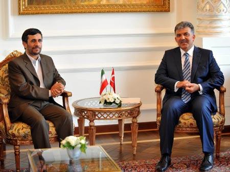 İran Cumhurbaşkanı Mahmud Ahmedinejad çalışma ziyareti kapsamında İstanbul'a geldi.