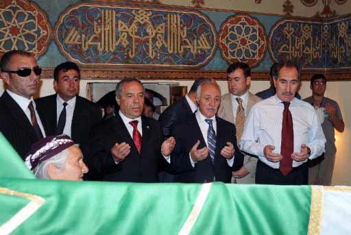 Bakan Günay, Nevşehir'in Hacıbektaş ilçesinde düzenlenen 46. Ulusal, 20. Uluslararası Hacı Bektaş Veli'yi Anma Törenlerine katıldı.