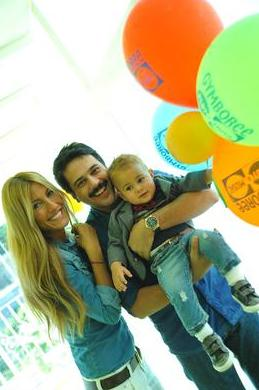 <P><br>&Ccedil;ağla Şıkel ile Emre Altuğ, mutluluklarını minik oğulları Kuzey ile ikiye katladı.