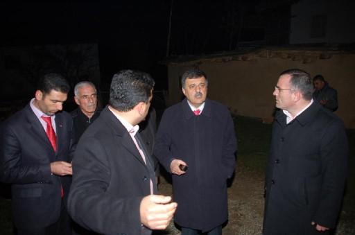BBP lideri Yazıcıoğlu'nu taşırken düşen hekikoptere ulaşma çabaları aralıksız sürüyor. Helikopter için adeta bir ordu seferber edildi...