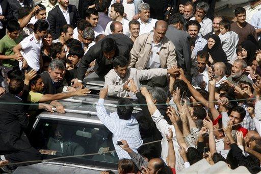 İran halkı 10'uncu dönem cumhurbaşkanını seçmek için bugün sandık başına gidiyor.