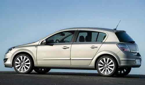 OPEL ASTRA HB 1.4: Opel Astra HB 1.4, tek donanım seçeneğiyle ve ortalama 6.1 lt/100 km yakıt tüketimiyle sınıfının en cimri otomobili.