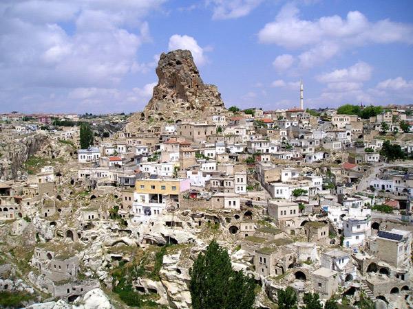 <p><strong><span style="color: #0000ff;">Nevşehir :</span></strong> 283 Bin 247</p>