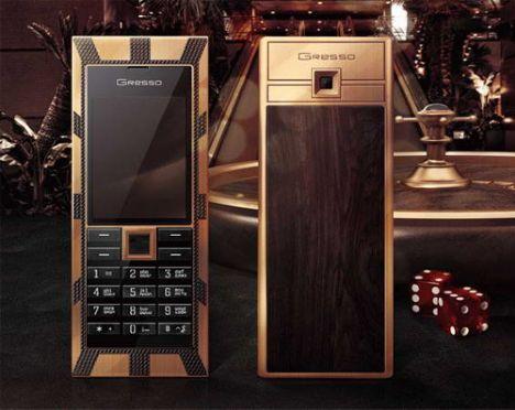 Gresso Luxor Las Vegas Jackpot (1.000.000 USD) 
Arka panel, dünyanın en pahalı ağacından yapılmış. Tuşlar, elle cilalanmış safir kristalden oluşuyor, 45.5 karatlık siyah elmaslar ise ön yüze gömülü.

CHİP