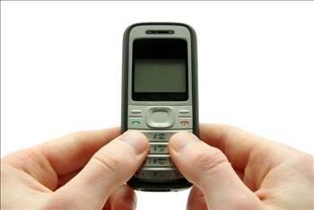 Operatör: Turkcell
Tarife: Genç Tarife 30
Aylık sabit ücret: 30 TL
Grup içi konuşma: 0,3 TL
Her yöne: 120 dk hediye
Şebeke içinde: 0,03 TL
Sabit Telefon: 0,4 TL
Yurtiçi SMS: 0,4 TL
Yurtdışı SMS: 0,55 TL