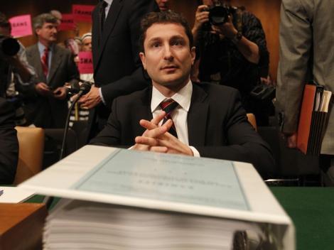Şirketin en az 1 milyar dolar ceza ödemek zorunda kalacağını düşünen analistleri, bu uzlaşmaya Goldman ucuz kurtuldu yorumunu getirdi.