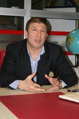 Haber 7'yi ziyaret eden çiçeği burnunda siyasetçi Tanju Çolak projelerini anlattı [Fofoğraflar: İHSAN AYDIN]