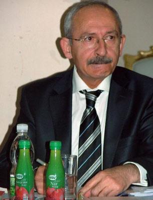 CHP Grup Başkan Vekili Kemal Kemal Kılıçdaroğlu, Alevilerin yoğun protestosuyla karşılaştı. Kürsüye davet edilen Kılıçdaroğlu, yoğun protesto sonucu konuşmadan inmek zorunda kaldı.