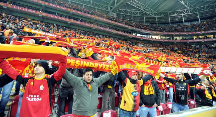 DÜN AKŞAM GS SAYFASINDA LACİVERT DİYE BAĞIRANLARI , SAAT:21.15 İTİBARİYLE LACİVERTE BOYAMIŞ BULUNMAKTAYIZ:d