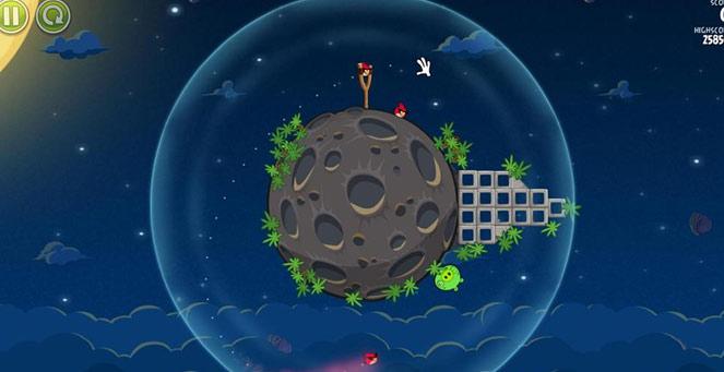 YENİ ÖZELLİKLER
Angry Birds Space, Apple iPhone, iPad ve iPod Touch, Android işletim sistemi kullanan mobil cihazlar, Mac ve masa üstü bilgisayarlarda oynanabiliyor. Rovionun CEOsu Mikael Hed, uzaya çıkan kuşların Windows Phone işletim sistemi kullanan telefonlarda da yakında belireceğini müjdeledi.