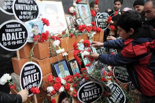 Zeytinburnu Davutpaşa'daki bir iş merkezinde, 31 Ocak 2008'de meydana gelen patlamada hayatını kaybeden 21 kişi anıldı.