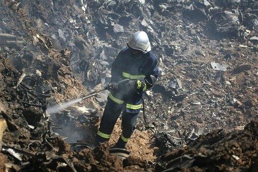 İran'da Tahran-Erivan seferini yapan Topalev tipi bir yolcu uçağının ülkenin kuzeyindeki Kazvin kenti yakınlarında düştü. Uçakta bulunan 168 kişinin tamamının öldüğü duyuruldu.