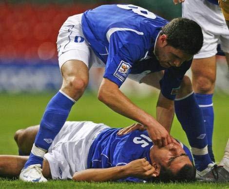 Dili boğazına kaçan Azerbaycanlı futbolcu Nodar Mamedov'u arkadaşı kurtardı
