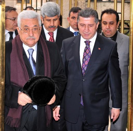 Filistin Devlet Bakanı Mahmut Abbas, TBMM Başkanı Köksal Toptan'ı ziyaret etti.
