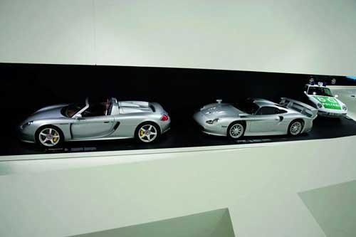 Porsche müzesinde tarihi gezinti