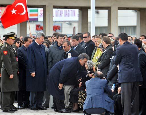 Ağrı'da çıkan çatışmada şehit olan Jandarma Binbaşı Süleyman Can, son yolculuğuna uğurlandı