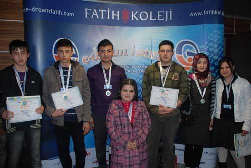 Geleceğin çizgi film ustaları, web ve afiş tasarımcıları, bilgisayar programcıları hafta sonu 5.e-DREAM Animasyon, Web Tasarım , Afiş ve Programlama Yarışmasında bir araya geldi