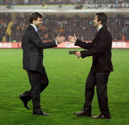Galatasaray ilk yarısını 2 farklı önde kapattığı maçın ikinci yarısında oldukça zorlandı. Maç fazlasıyla 3. sıraya yükseldi.
