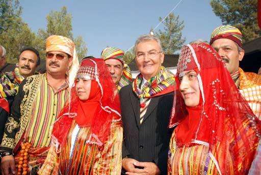 727. Ertuğrul Gazi'yi Anma ve Söğüt Şenlikleri'ne katılan Deniz Baykal