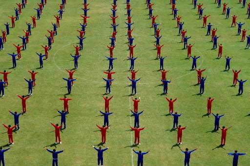19 Mayıs Atatürk'ü Anma ve Gençlik ve Spor Bayramı, yurt genelinde törenlerle kutlandı. Ankara'da bayram Cumhurbaşkanı Gül'ün de katıldığı törenle, 19 Mayıs Stadyumu'nda kutlandı.