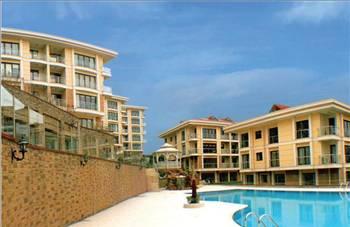 BEYKOZ VADİ KONAKLARI
Mert İnşaatın İstanbul Beykozda inşa ettiği Beykoz Vadi Konaklarında, 182 m2 3+1, 270 m2 5+2 bahçe dubleksi ve 275 m2 6+2 çatı dubleksi seçenekleri sunuluyor. Daire içlerinde akıllı ev sistemi uygulanan projede, fiyatlar 910 bin ile 1 milyon 180 bin lira arasında değişiyor. Bahçe dubleksleri 25-80 metrekare bahçeye, çatı dubleksleri ise 15 metrekare terasa sahip. Firma, peşin ödemelerde yüzde 10 indirimin uyguluyor. Yüzde 30 peşinat ödeyerek 60 aya kadar faiz ödemeden hemen tapu ve anahtar teslimi daire sahibi olmak mümkün. Yüzde 85i yeşil alandan oluşan projede açık yüzme havuzu, basketbol sahası, tenis kortu, çocuk oyun alanı, kamelya oturma grubu, fitness merkezi, sauna ve yürüyüş parkuru gibi sosyal alanlar bulunuyor.
Web: www.mertininsaat.com.tr
Tel: 0216 425 22 93