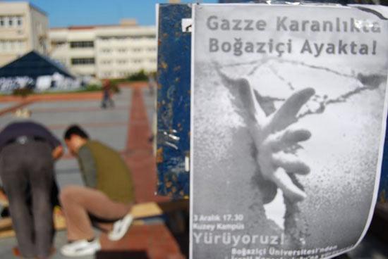 Gazze karanlıkta, Boğaziçi ayakta!
