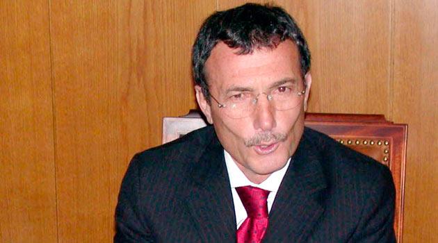 Recep Yazıcıoğlu: Tokat, Aydın, Denizli ve Erzincan illerinin eski valisi olan Yazıcıoğlu, görev yaptığı tüm illerde "Süper Vali" lakabını aldı. 2 Eylül 2003'te Eskişehir-Ankara Yolu üzerindeki Temelli Beldesi yakınlarında geçirdiği trafik kazasından 2 gün sonra bitkisel hayata girdi, 8 Eylül 2003 tarihinde de hayatını kaybetti.