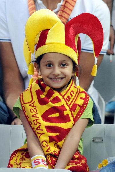 <p><strong><span style="text-decoration: underline;"><span style="color: #ff0000;">GALATASARAY</span></span></strong> - <strong>KOLTUK SAYISI:</strong> 1940 <strong>BÖLÜM:</strong> DOĞU TRİBÜNÜ BLOK 110 – 116 – 210 – 216</p>