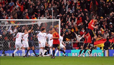 A Milli Takım, 2010 Dünya Kupası Avrupa Elemeleri 5. Grup'taki 5. maçında İspanya ile karşılaştı. Maçın ikinci yarısında gelen tek gol skoru da belirledi.