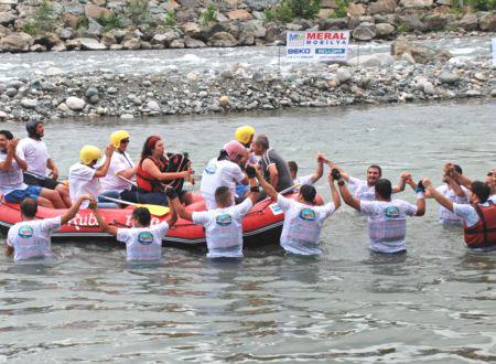 Rize'nin Ardeşen ilçesinde düzenlenen 5. Uluslararası Fırtına Rafting Şenliği, başladı.
