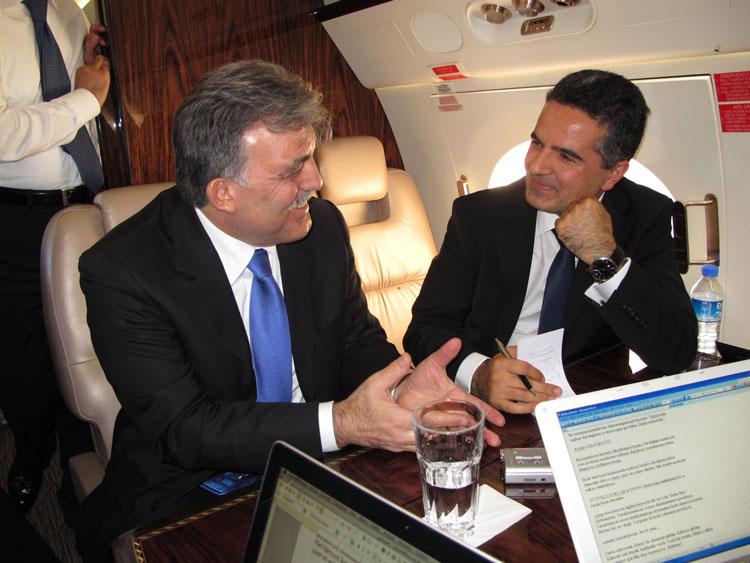 Cumhurbaşkanı Abdullah Gül ile uçakta röportaj...