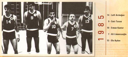 1985 Yılında A Milli Basketbol Takımımız
<br><br>
1987'de Suriye'nin Lazkiye kentinde düzenlenen Akdeniz Oyunlarında Milli Takımımız altın madayla kazanarak bizleri bir kez daha gururlandırdı...