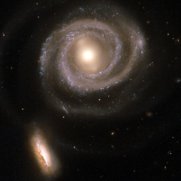NASA'nın Spitzer teleskobu şimdiye kadar görülmemiş büyüklükteki bir galaksi çarpışmasını kaydetti. İşte o anın fotoğrafı ve önceki çarpışmalar...