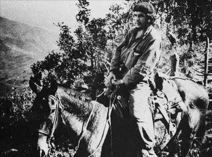 Sierra Maestrada kendini kanıtlayan ve artık Comandante olan Che, yönettiği intihar timiyle birlikte, başkent yolu üzerinde stratejik bir konumda olan Santa Claraya saldırdı ve ele geçirdi.