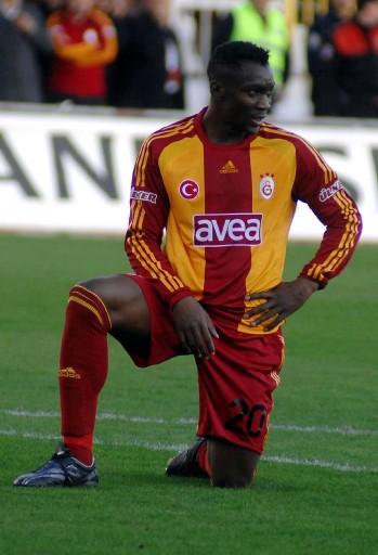 Antalyaspor, 5 dakika intika ilave edilen maçta Galatasaray'ı sahasında ilk kez yenerken sarı kartlar havada uçuştu. Bir kırmızı kart çıktı ama iptal edildi. G.Saray bu sezon 5. yenilgisini aldı