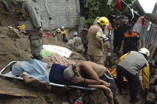 Honduras sular altında 25 bin kişi evsiz