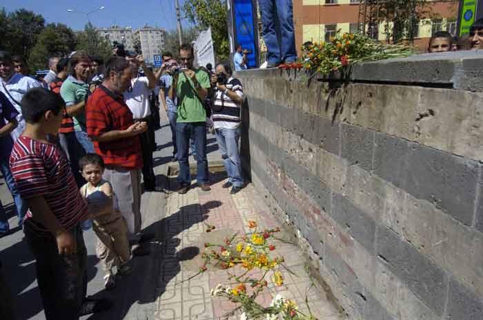 Yaşam Hakkı Anıtı açıldı