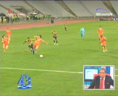 3) 2 oyuncu koşuyor. Burada faul yok ama varsa da Güiza yapıyor. Mahmut'un kırmızısı yanlış.