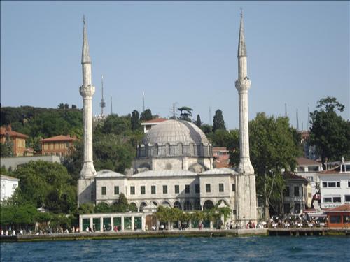 Beylerbeyi Camii