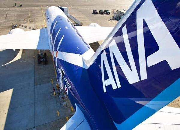 Guardian gazetesinin haberine göre, ABDli uçak üreticisi Boeing, yıllardır piyasaya sürmeye çalıştığı ve üretiminde metal kullanılmayan 'rüya uçağı' 787 Dremliner modelini teslim etti.