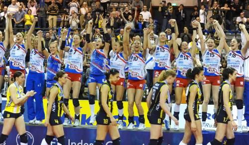 Voleybolda Indesit Bayanlar Avrupa Şampiyonlar Liginin, Fransanın Cannes kentindeki final maçında Fenerbahçe Acıbademi 3-2 yenen İtalyan Volley Bergamo şampiyon olmuştu.