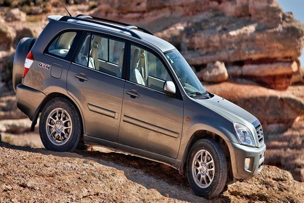 <span style="color: #0000ff;"><strong>İşte önümüzdeki dönemde cazibesini artıracak küçük hacimli SUV ve crossover modeller: </strong><br /></span><br />
<br /><strong>CHERY:</strong> Çinli üreticinin Tiggo3 modelinde 1.6 litrelik benzinli motor seçenekleri sunuluyor. Atmosferik ünite 119 beygir güç ve 147 nm tork üretiyor. Yakıt tüketimi ise 100 kilometrede ortalama 7.6 litre. Turbo beslemeli versiyon ise 150 beygir güç ve 205 nm tork üretiyor. Tiggo3, 44 bin liradan başlayan fiyatlarla satılıyor.<br /><br />