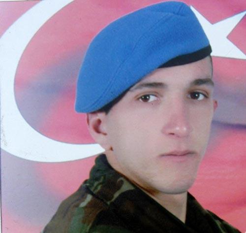 DIYARBAKIR'IN LICE ILCESINDEKI TERORIST SALDIRIDA SEHIT OLAN KOMANDO ER MIKTAT BEDER'IN 5 AYLIK ASKER OLDUGU BILDIRILDI