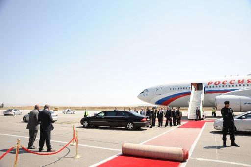 Rusya Başbakanı Vladimir Putin, günübirlik çalışma ziyareti için Ankara'ya geldi. Putin seri ziyaretler gerçekleştirdi ve önemli anlaşmalara imza attı