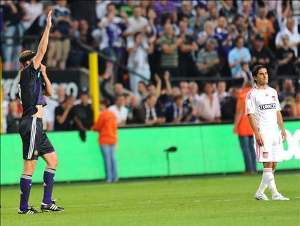 Sivasspor, Şampiyonlar Ligi 3. Ön Eleme turunda Anderlecht'e Belçika'da farklı yenildi. 5-0'lık maçta Yiğidolar'ın kaleye şutu bile yok...