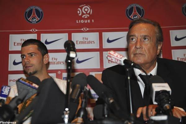 Fenerbahçe ile yollarını ayırarak Fransız ekibi PSG ile anlaşan Kezman 14 numaralı formayı giyecek