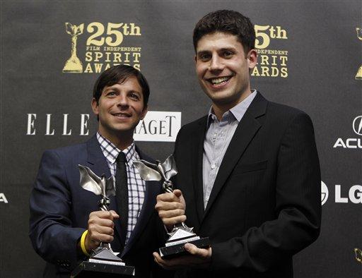 Scott Neustadter ve Michael H. Weber "(500) Days of Summer" (500) Yaz G&uuml;nleri adlı filmle En İyi Senarist &ouml;d&uuml;l&uuml;n&uuml; kazandılar.