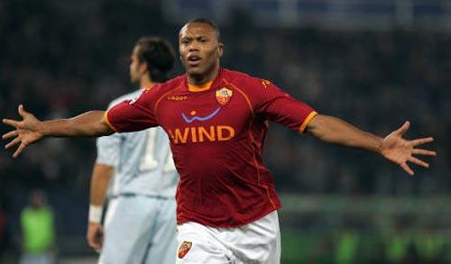 Julio Baptista (Brezilya)       Roma'dan Malaga'ya
